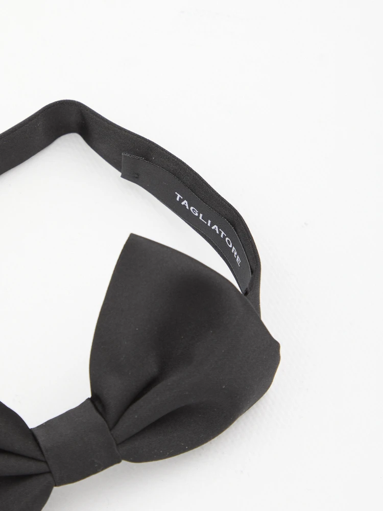 Black bow tie alternative