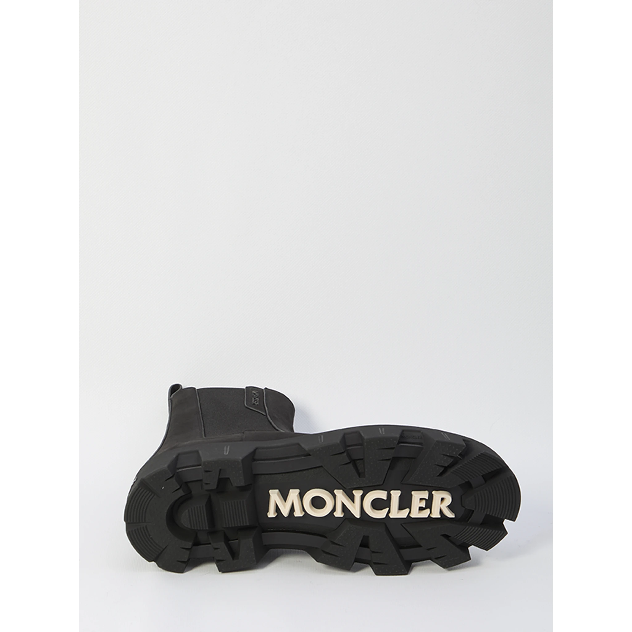 Chelsea Peak City boots in nubuck.