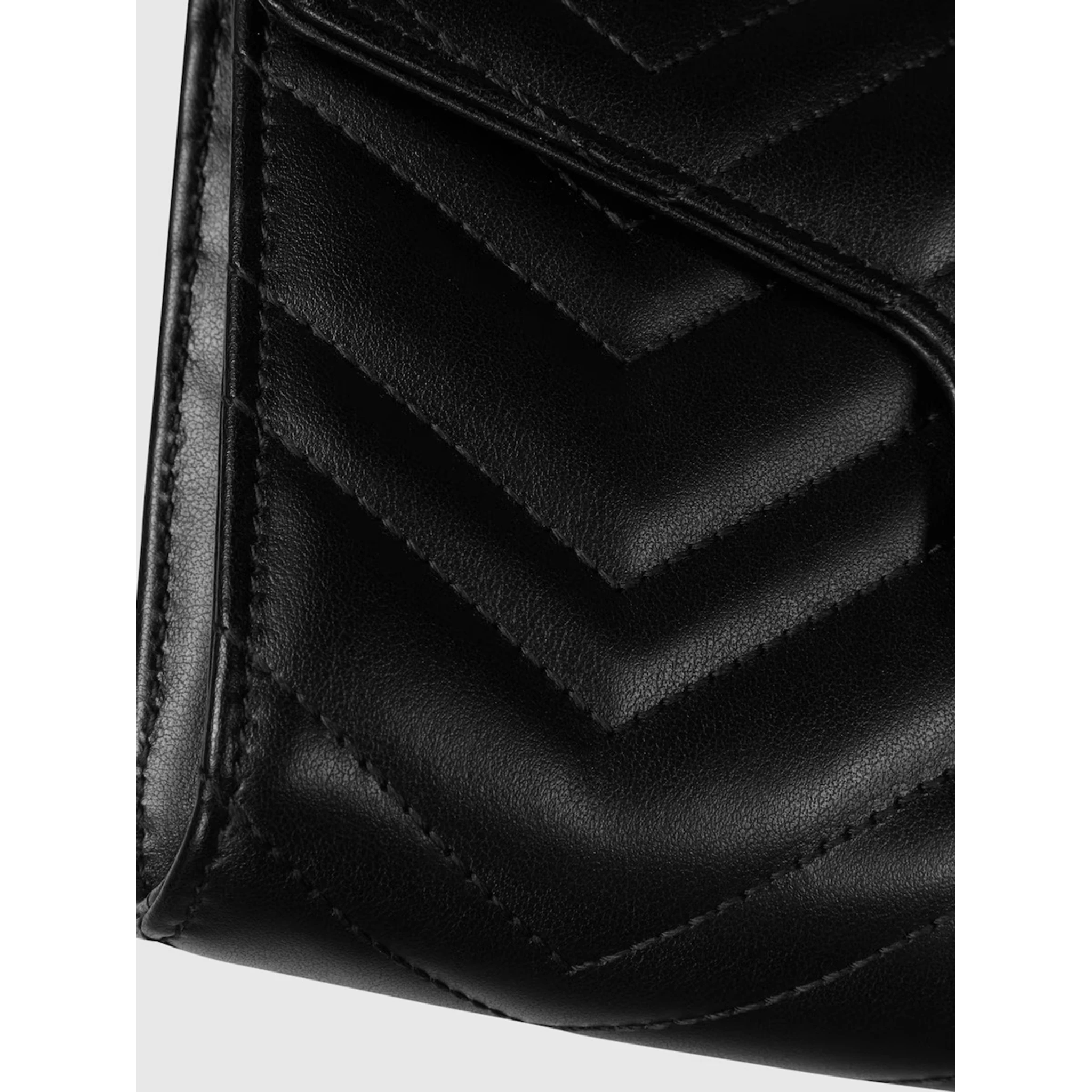 GG Marmont wallet on chain