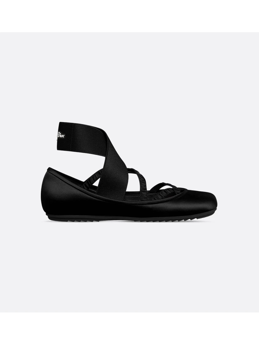 Leather Ballerinas With Elastic Bands In Black