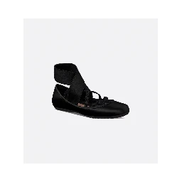 Leather Ballerinas With Elastic Bands In Black