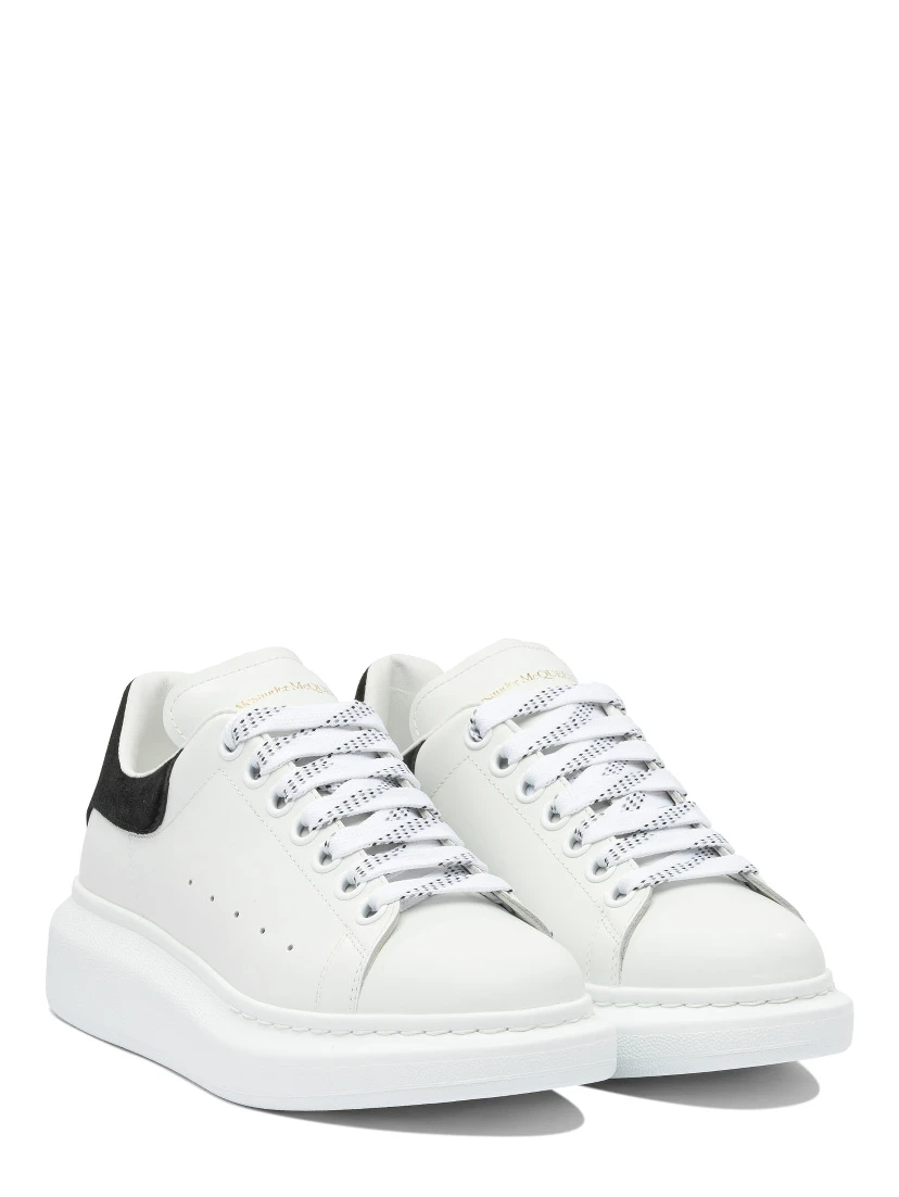 LEATHER UPPER AND RUBBER SOLE SNEAKER