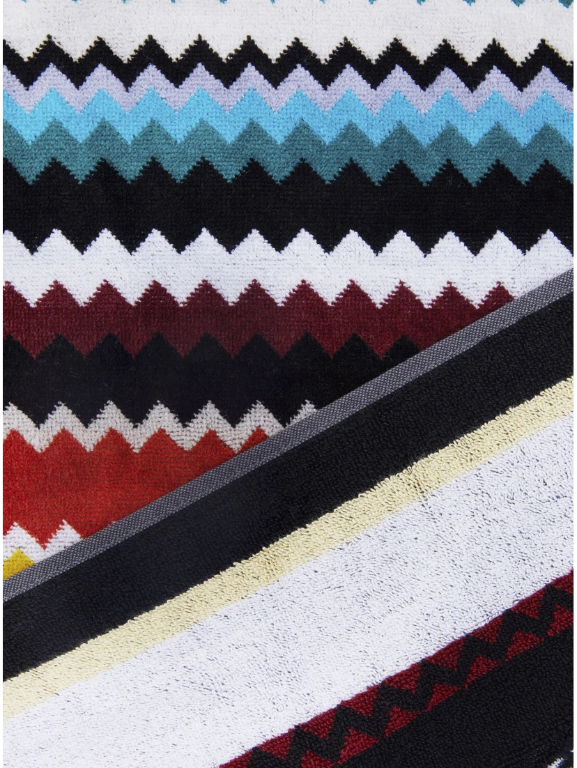 Curt Multicolor Beach Towel with All-Over ZigZag Motif in Cotton Home