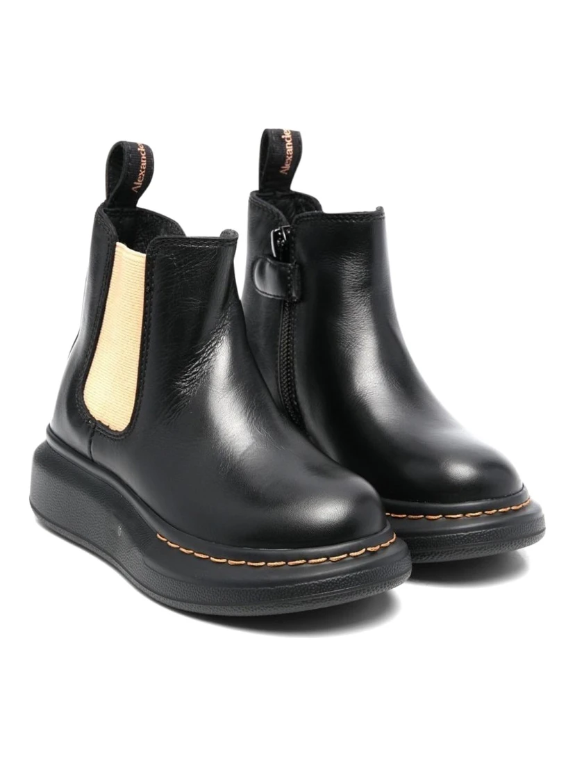 ANKLE BOOT WITH CONTRASTING ELASTIC ON THE SIDE
