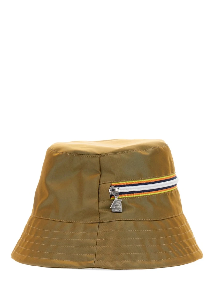 BUCKET HAT WITH ZIPPER LOGO