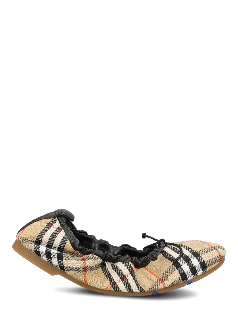 Burberry Flat shoes
